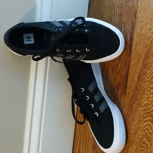 Like New! Adidas Sneakers